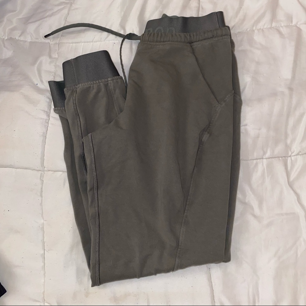 Lululemon refreshed routine hr joggers